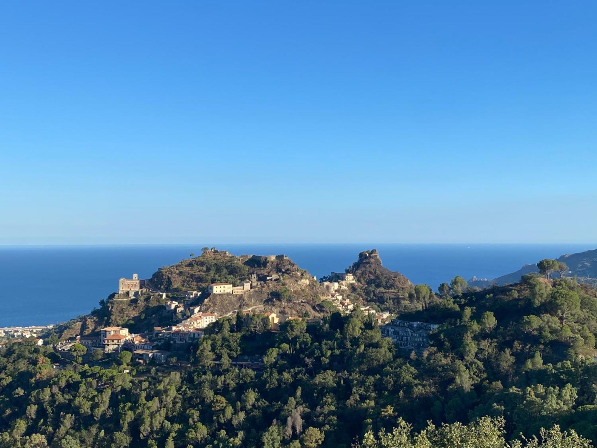 B&B Il Padrino Savoca Extérieur photo