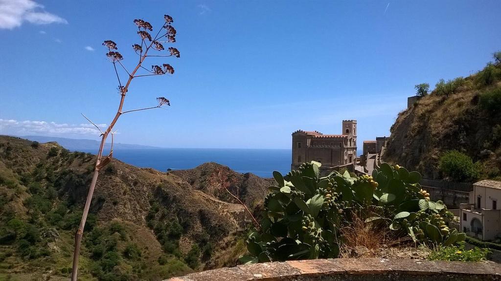 B&B Il Padrino Savoca Extérieur photo